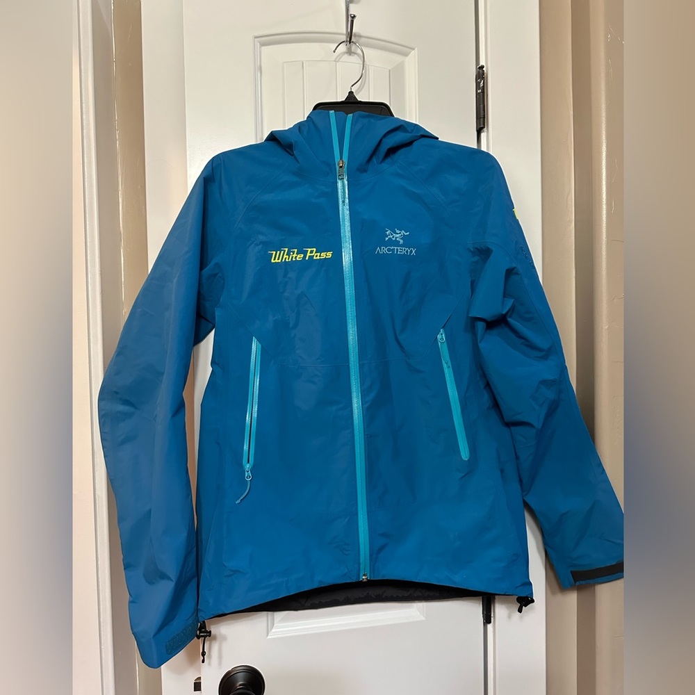 2015 Arc’teryx Beta LT Jacket Women’s